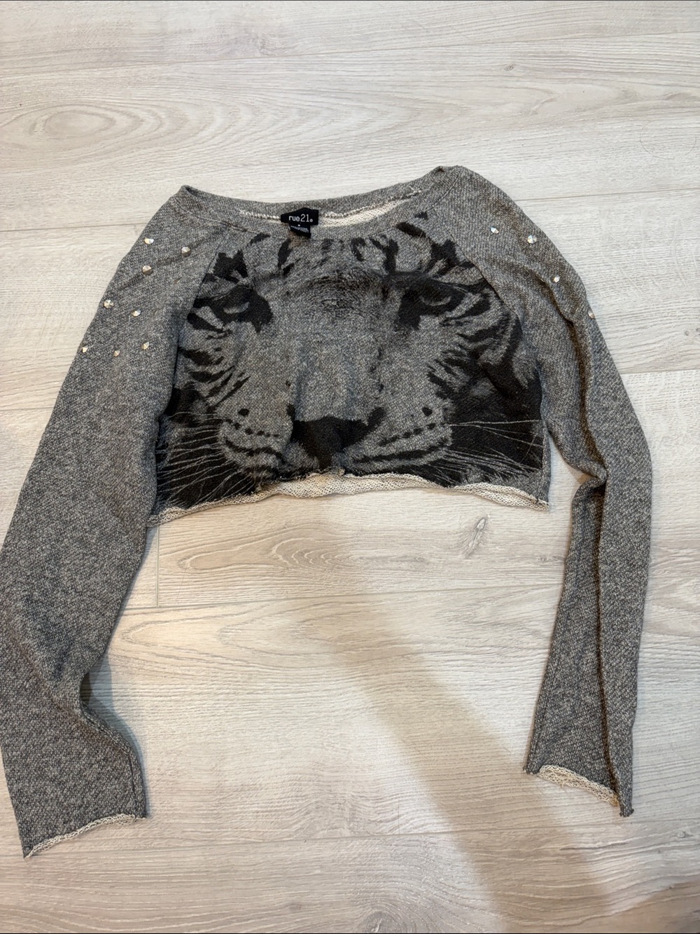 rue21 Gray Tiger Face Cropped Sweater